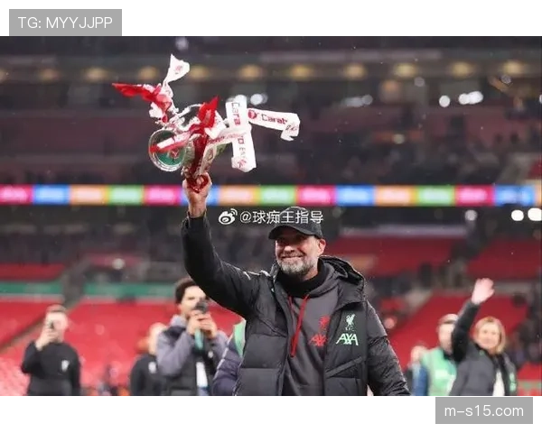 更衣室故事：利物浦大胜后，克洛普与队员重温高光片段并布置下轮任务